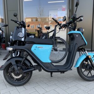 NIU UQi Pro in Turquoise