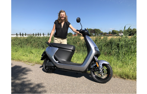 DEMO Segway E110S Steel Grey / Glans Zilver - WvM-Mobility NIU Premium  Store | Elektrische scooters