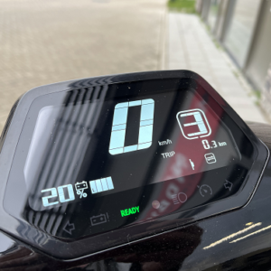 SuperSoco_Cux_Mat_Dark_Gold_teller